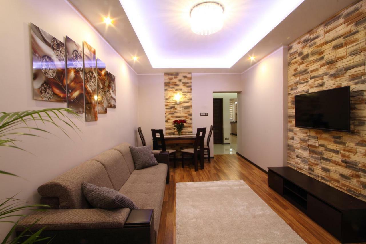 Apartament H&P Gold Apartman Varsó Kültér fotó